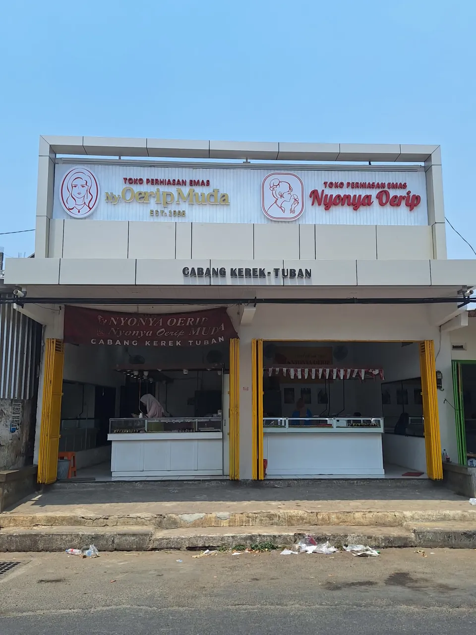 Tampak depan Cabang Kerek di depan Pasar Kerek