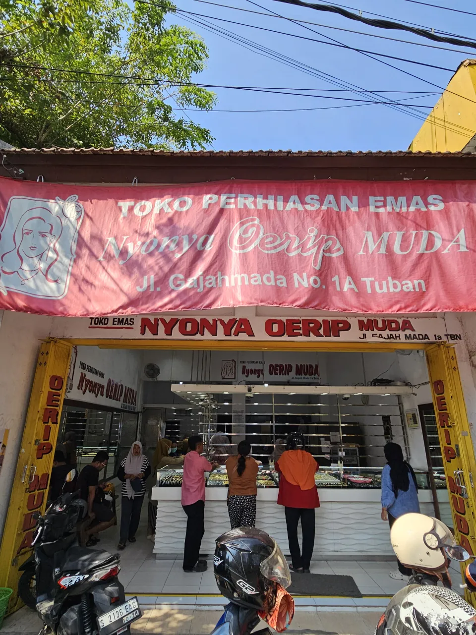 Tampak depan Cabang Pasar Tuban (Pusat) di Jalan Gajah Mada No.1A